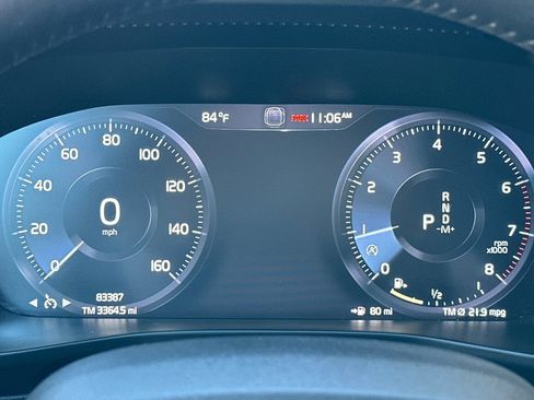 Used 2021 Volvo XC40 T5 Momentum w/ Premium Package image 34