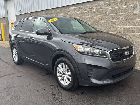 Used 2019 Kia Sorento AWD image 2