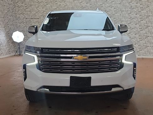 Used 2023 Chevrolet Suburban Premier image 2