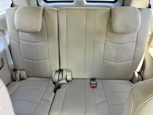 Used 2019 Cadillac Escalade ESV Premium Luxury AWD/4WD image 20