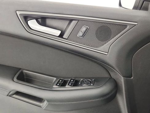 Used 2017 Ford Edge SE image 14