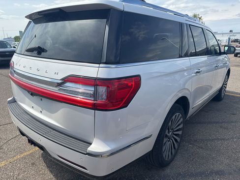 Used 2019 Lincoln Navigator L Reserve AWD/4WD image 12