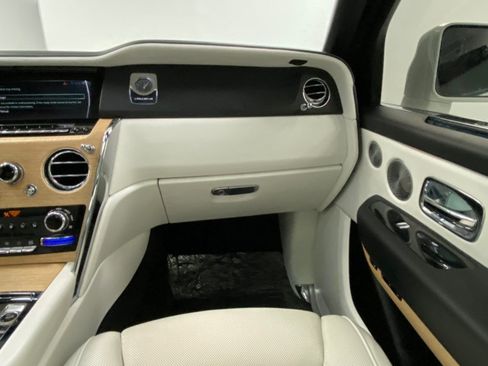 Used 2019 Rolls-Royce Cullinan AWD/4WD image 25