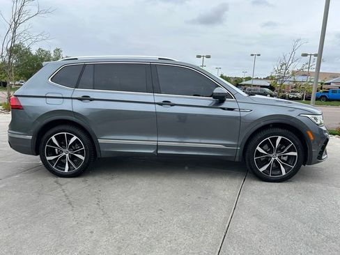 Used 2022 Volkswagen Tiguan SEL R-Line AWD/4WD image 9