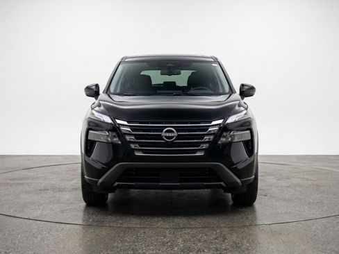 Used 2025 Nissan Rogue SV AWD/4WD image 2