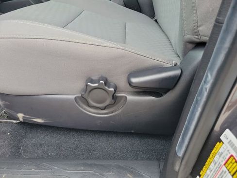 Used 2020 Toyota Tacoma SR AWD/4WD image 13