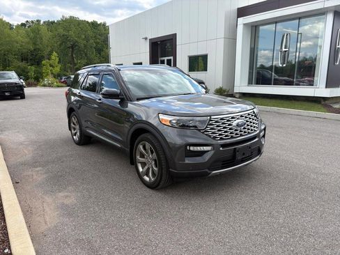 Used 2020 Ford Explorer Platinum w/ Premium Technology Package AWD/4WD image 4