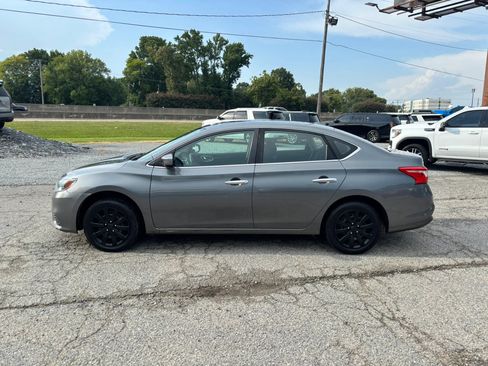 Used 2017 Nissan Sentra SV FWD image 2