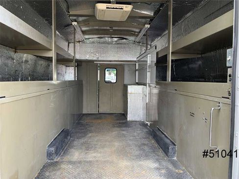 Used 2015 Ford E-450 and Econoline 450 Super Duty w/ Power Windows & Locks Group image 8