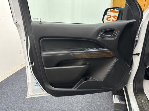 Used 2019 GMC Canyon Denali image 5