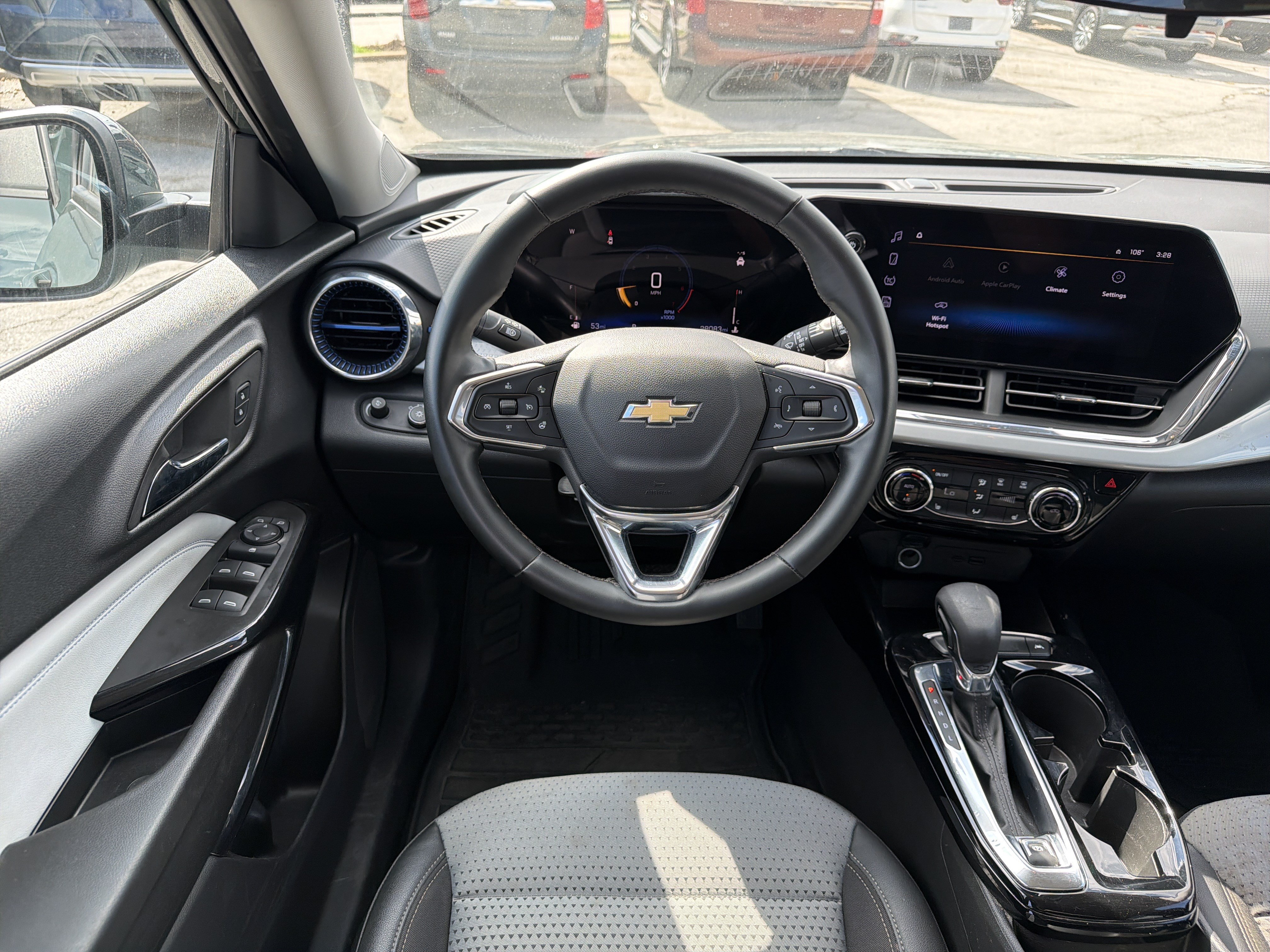 Used 2025 Chevrolet Trax LT w/ Driver Confidence Package FWD image 11