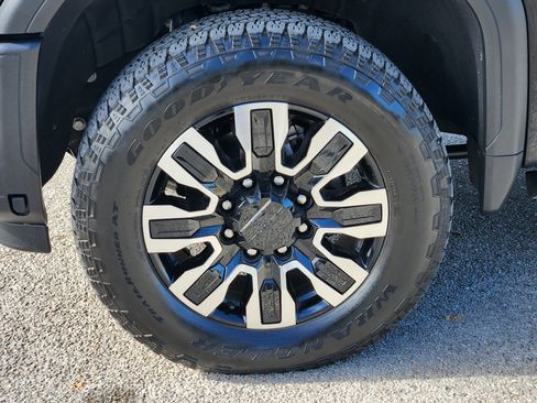 Certified 2025 GMC Sierra 2500 Denali Ultimate image 12