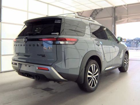 Used 2025 Nissan Pathfinder Platinum w/ Cargo Package AWD/4WD image 3
