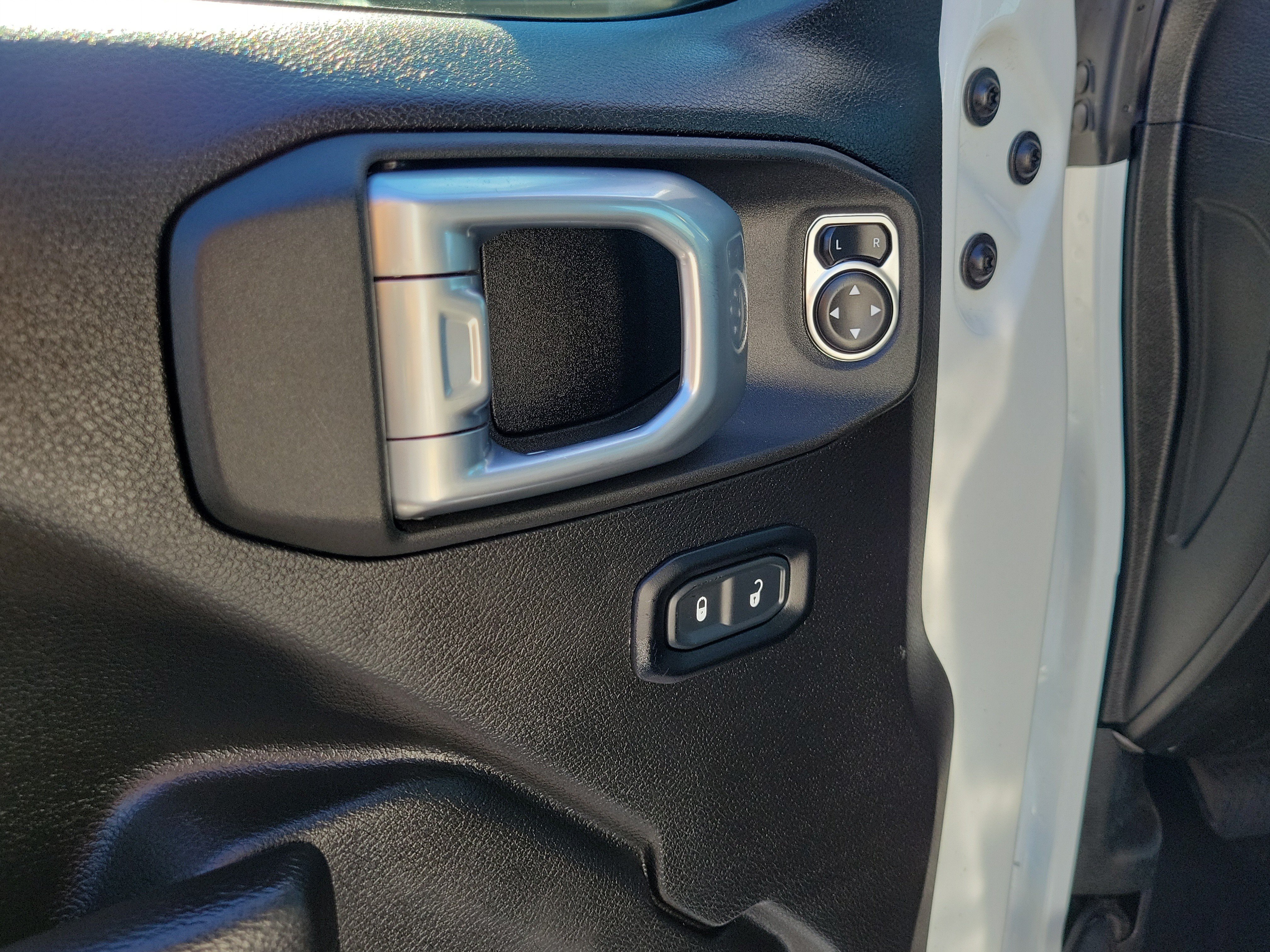 Used 2023 Jeep Wrangler Unlimited Sport AWD/4WD image 16
