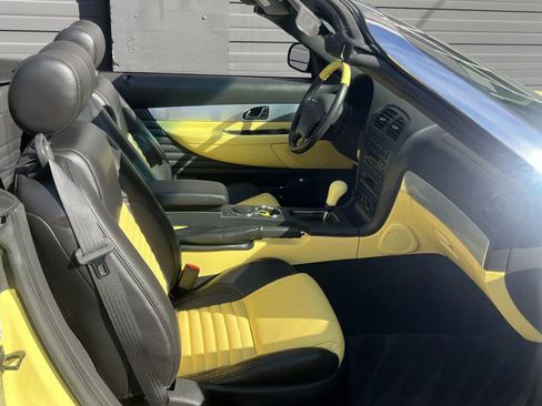 Used 2002 Ford Thunderbird image 18