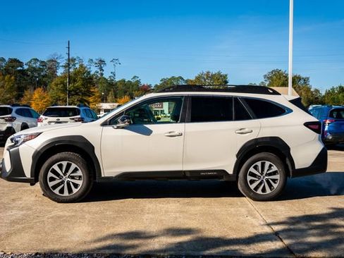 Certified 2025 Subaru Outback Premium image 2