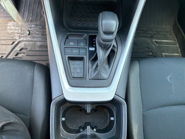 Used 2023 Toyota RAV4 LE FWD image 20