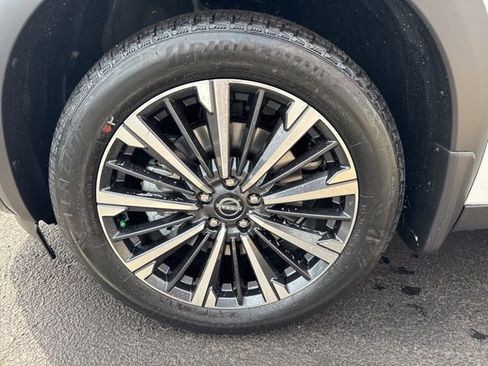 New 2026 Nissan Pathfinder Platinum AWD/4WD image 11