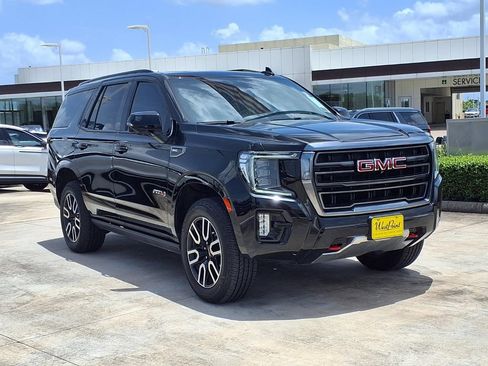 Used 2023 GMC Yukon AT4 w/ AT4 Premium Package AWD/4WD image 7