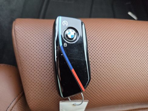 Used 2025 BMW X7 M60i AWD/4WD image 38