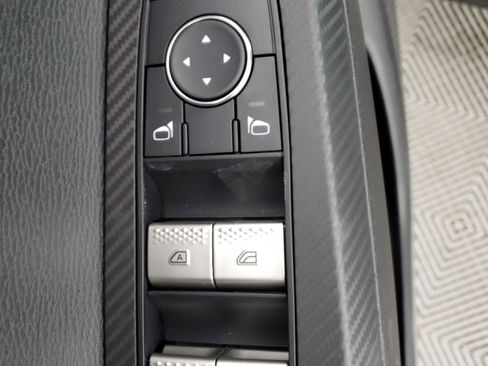 New 2026 Mitsubishi Outlander ES image 8