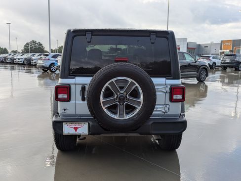 Used 2023 Jeep Wrangler Sport AWD/4WD image 4