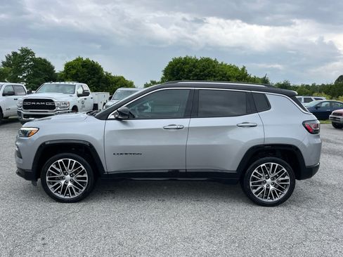 Used 2022 Jeep Compass Limited w/ Elite Group AWD/4WD image 6