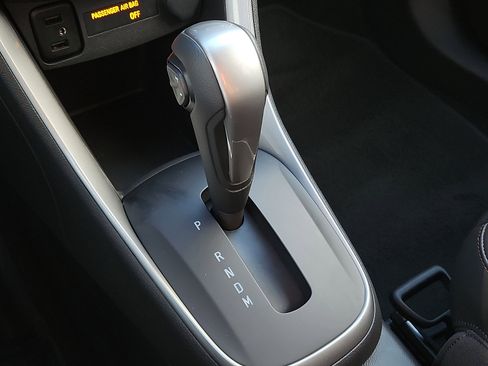 Used 2022 Chevrolet Trax LT w/ LT Convenience Package image 14