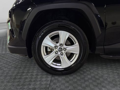Used 2020 Toyota RAV4 XLE image 18