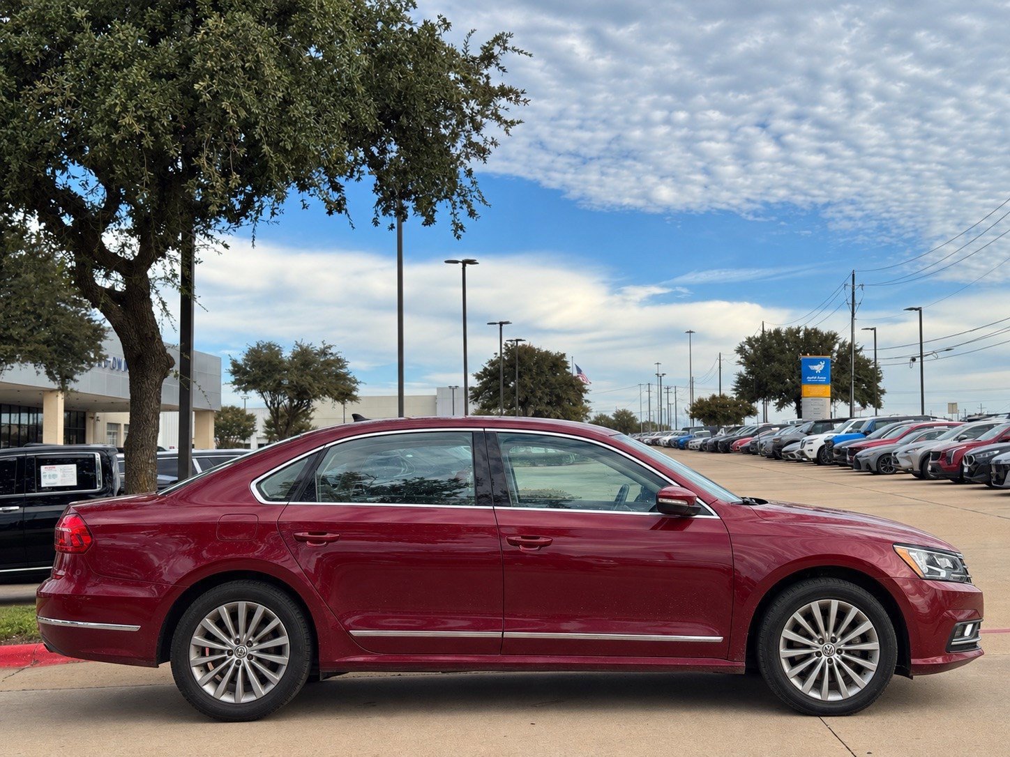 Used 2016 Volkswagen Passat 1.8T SE FWD image 2