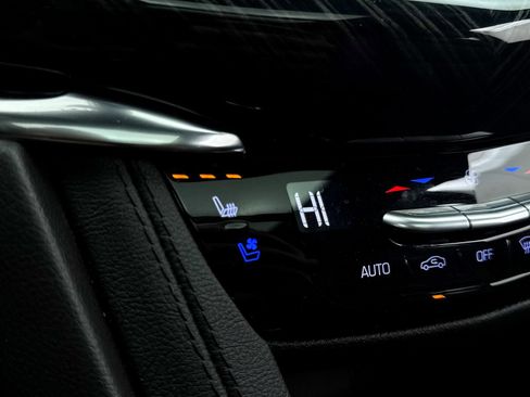 Used 2023 Cadillac XT6 Premium Luxury image 32