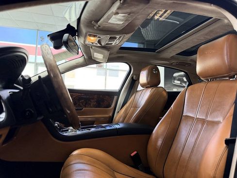 Used 2013 Jaguar XJ AWD image 4