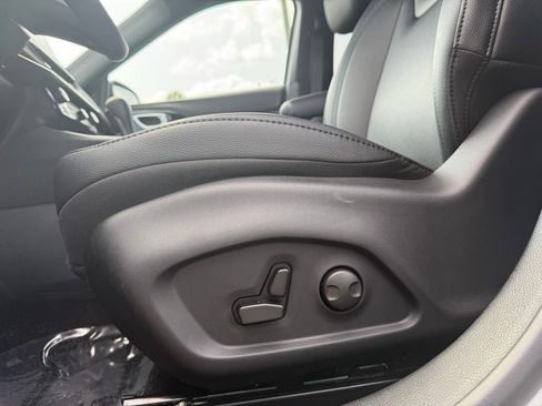 New 2025 Jeep Compass Limited w/ Sun & Sound Group image 29