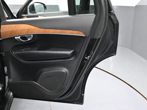 Used 2023 Volvo XC90 T8 Plus image 40