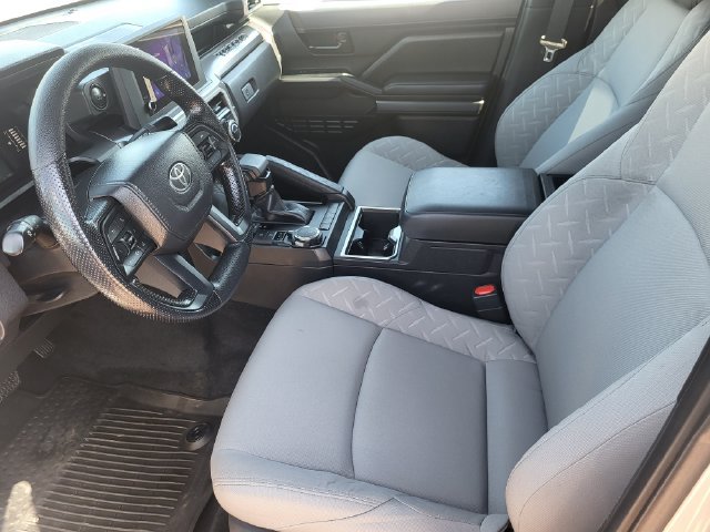 Used 2025 Toyota Tacoma SR5 AWD/4WD image 12