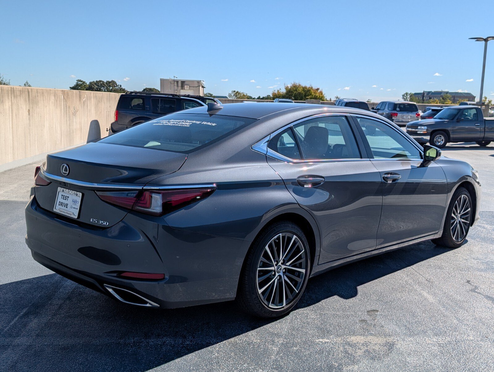 Used 2025 Lexus ES 350 w/ Premium Package FWD image 5
