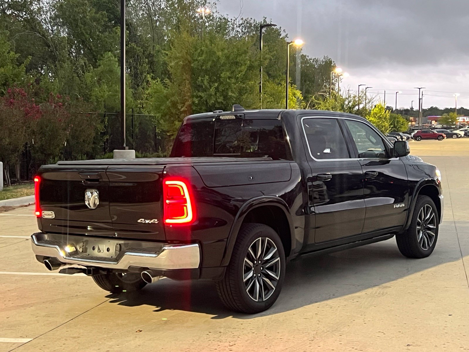 Used 2025 RAM 1500 Limited AWD/4WD image 13