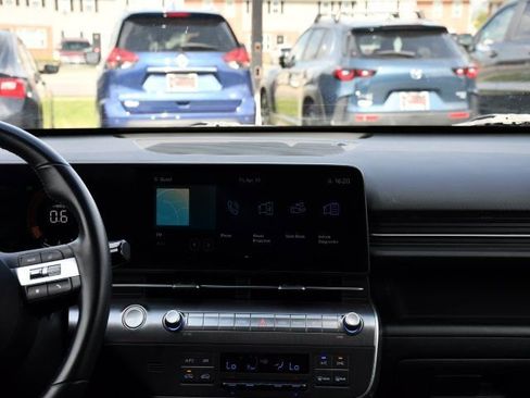 Used 2024 Hyundai Kona SEL image 23