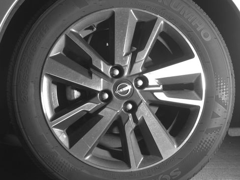 Used 2025 Nissan Versa SV FWD image 12
