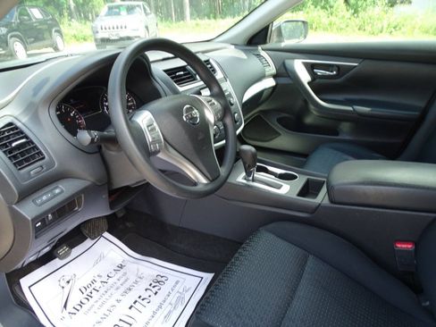 Used 2016 Nissan Altima 2.5 S FWD image 9