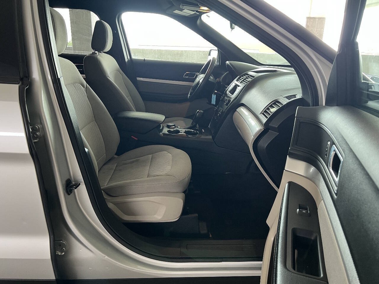 Used 2018 Ford Explorer 4WD image 15