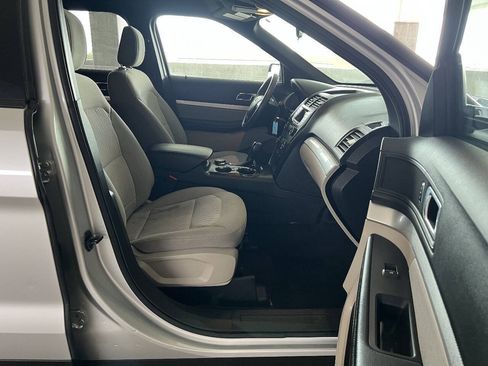 Used 2018 Ford Explorer 4WD image 15
