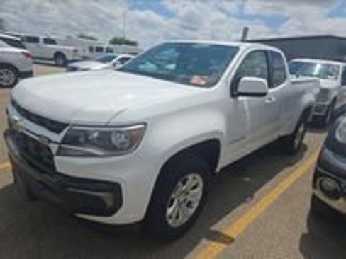 Used 2022 Chevrolet Colorado LT w/ Fleet Safety Package RWD image 16