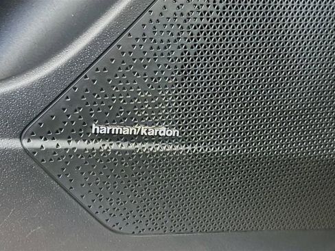 Used 2023 Kia Niro SX Touring image 20