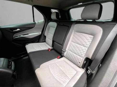 Used 2021 Chevrolet Equinox LS FWD image 28