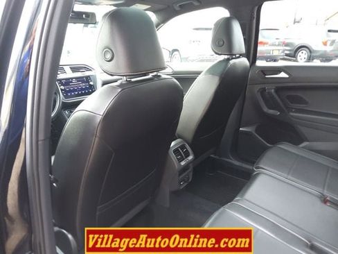 Used 2021 Volkswagen Tiguan SE R-Line image 26