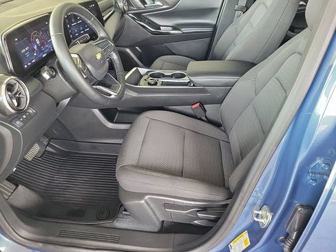 Used 2026 Chevrolet Equinox LT w/ Safety and Technology Package AWD/4WD image 11