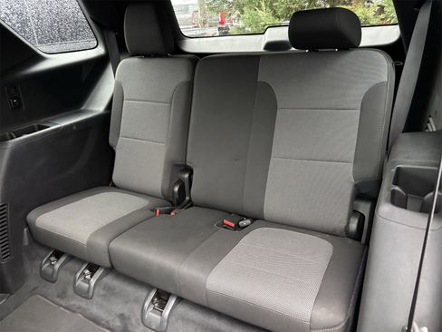 Used 2023 Chevrolet Traverse LT image 22