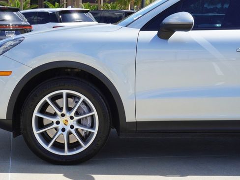 Used 2021 Porsche Cayenne Coupe AWD/4WD image 10