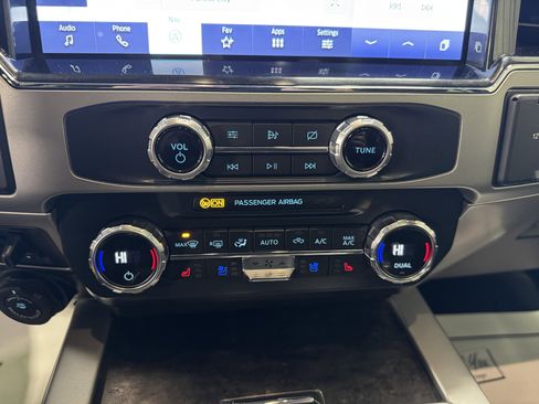 Used 2022 Ford F350 Lariat w/ Lariat Ultimate Package image 17